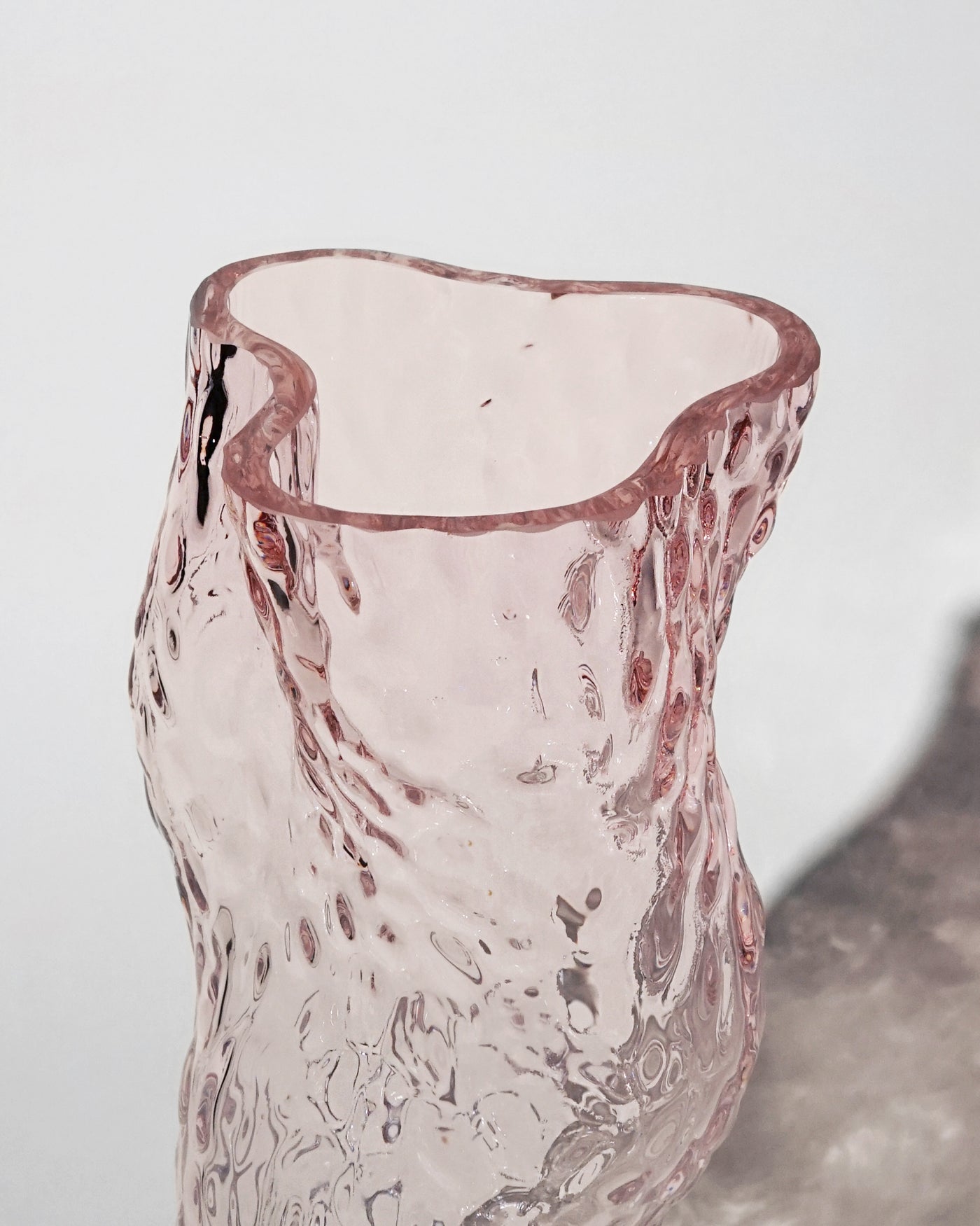 Ostrea vase, pale rose